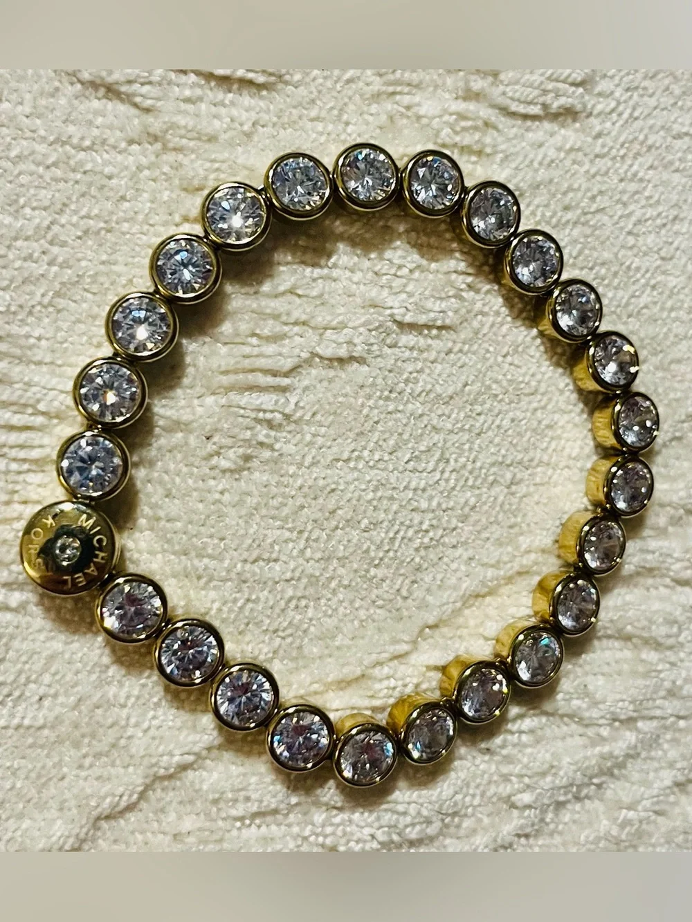 Authentic Michael Kors Gold Park
Avenue Tennis Crystal Bracelet - Picture 1 of 6